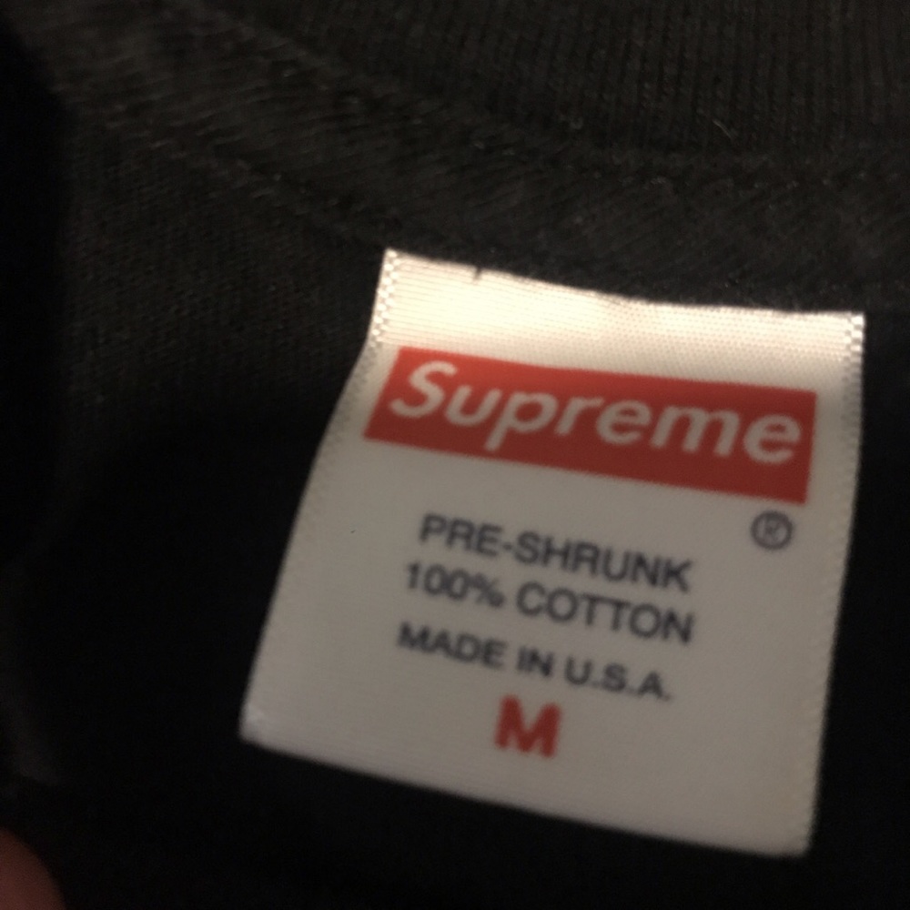 Supreme tee great condition no major flaws
